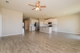 12329 Blue Pacific Dr in Riverview, FL - Building Photo - Building Photo
