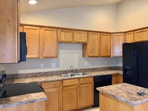 2255 Sopris Cir in Loveland, CO - Building Photo - Building Photo