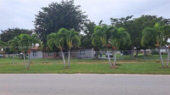 23700 SW 207th Ave in Homestead, FL - Building Photo