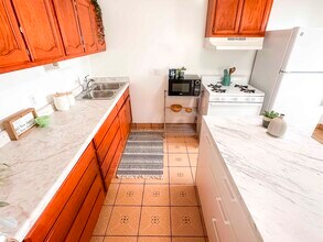1421 Waterloo St, Unit 1 in Los Angeles, CA - Building Photo - Building Photo