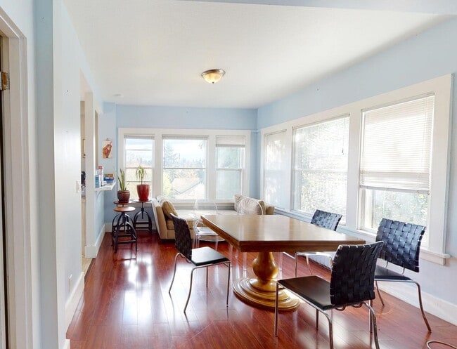 property at 6006 5th Ave NE