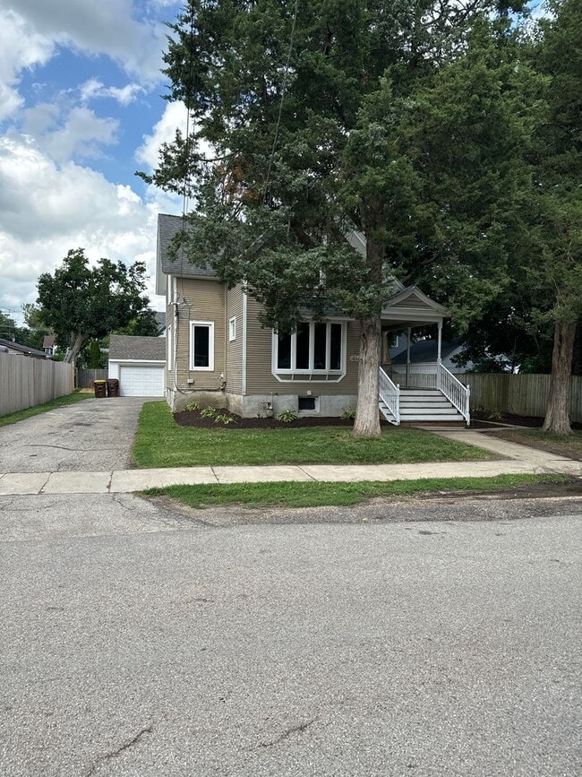 property at 615 Kishwaukee St