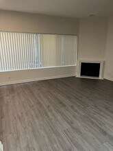 825 S Harvard Blvd, Unit 103 in Los Angeles, CA - Building Photo - Building Photo