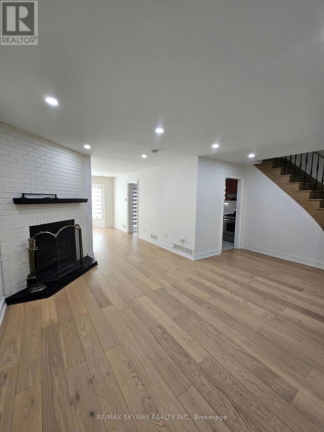 546 Turnbridge Rd in Mississauga, ON - Building Photo - Building Photo