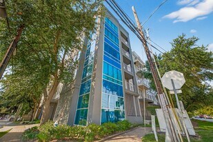 505 Jackson Hill St in Houston, TX - Building Photo