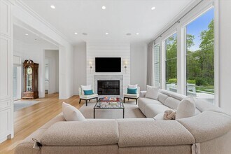 28 Georgica Woods Ln in Wainscott, NY - Building Photo - Building Photo