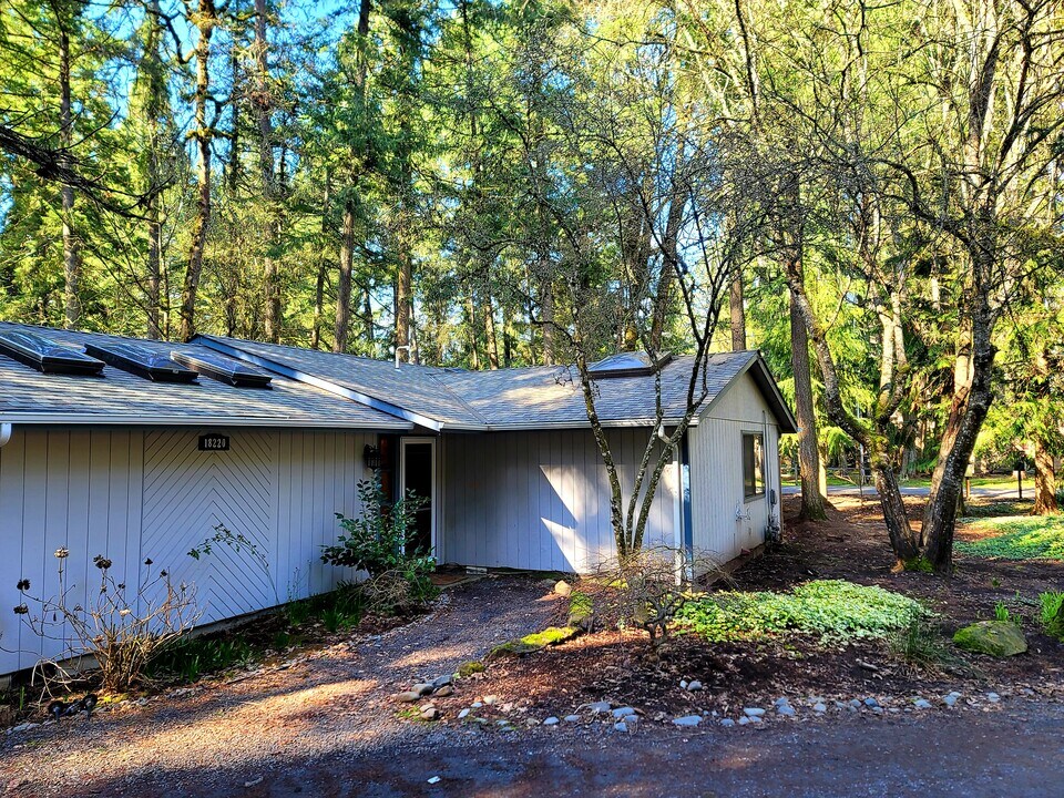 18220 SW Pheasant Ln in Beaverton, OR - Building Photo
