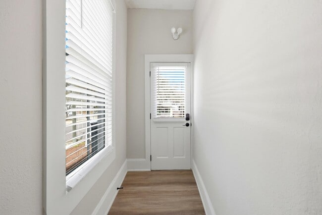 300 E 3rd St in Jacksonville, FL - Building Photo - Building Photo