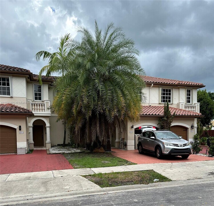 4959 SW 135th Way in Miramar, FL - Building Photo