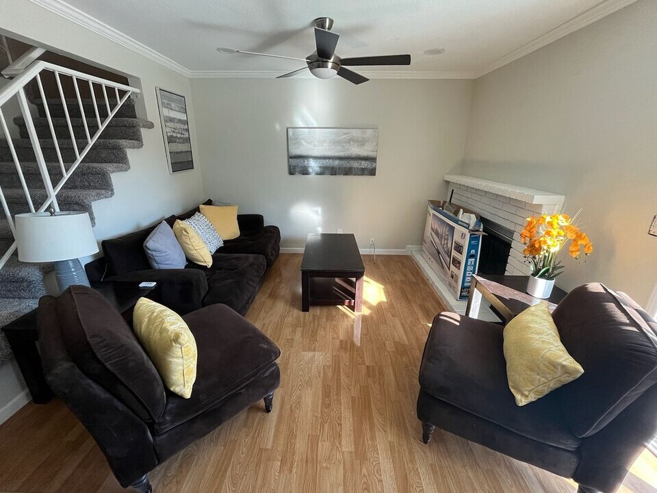 907 Brandon Way in Fairfield, CA - Building Photo