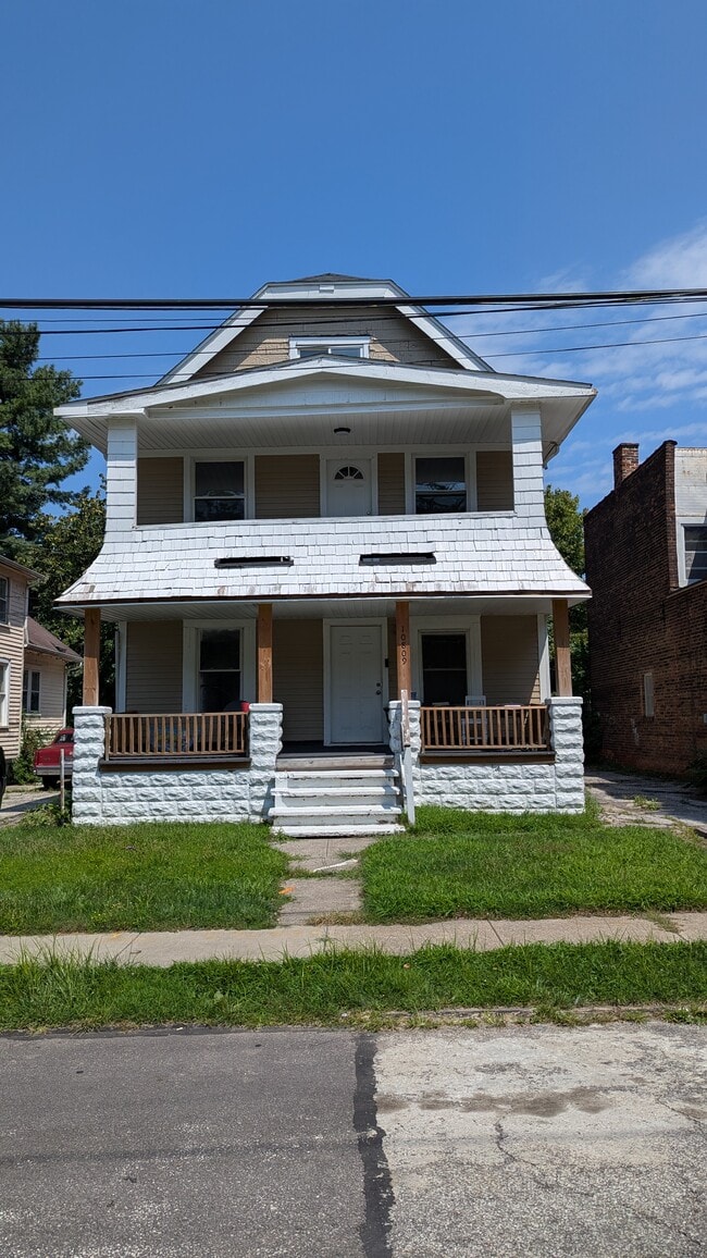10809 Reno Ave, Unit UP