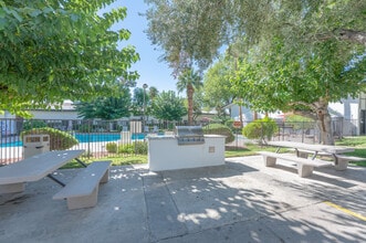 The Diplomat Apartments in Las Vegas, NV - Building Photo - Building Photo