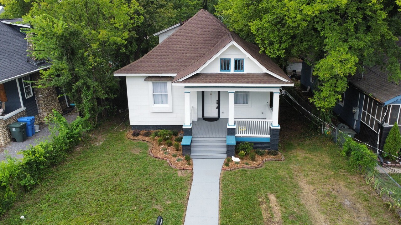 2205 Kirby Ave in Chattanooga, TN - Building Photo