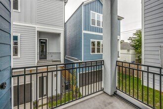 948 Fisher St in Houston, TX - Building Photo - Building Photo