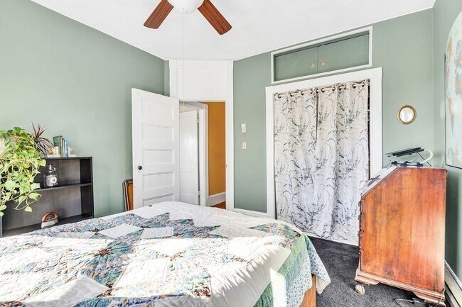 4 Bucknam St, Unit 2 in Boston, MA - Foto de edificio - Building Photo