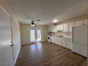 232 Concho Dr in Henderson, NV - Building Photo - Building Photo