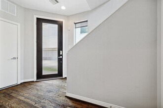 1630 Dennis St in Houston, TX - Building Photo - Building Photo