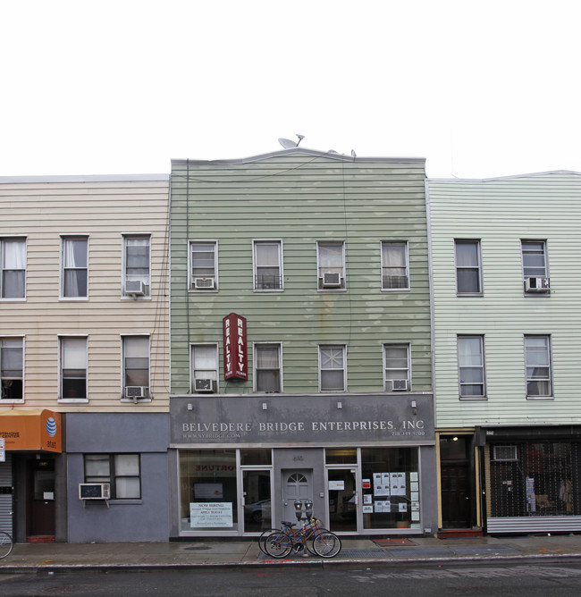 610 Manhattan Ave in Brooklyn, NY - Building Photo - Building Photo