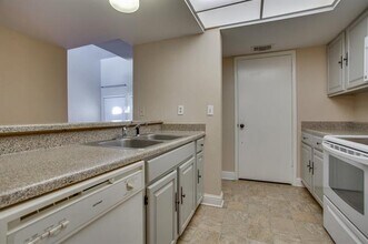 822 Creekside Dr in Lewisville, TX - Building Photo - Building Photo