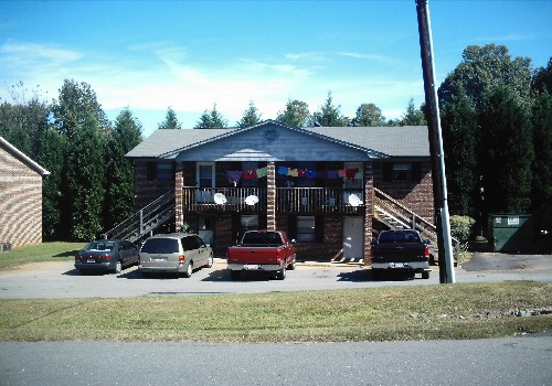 Green Oaks in Winston-Salem, NC - Building Photo