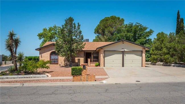 property at 701 El Parque Dr