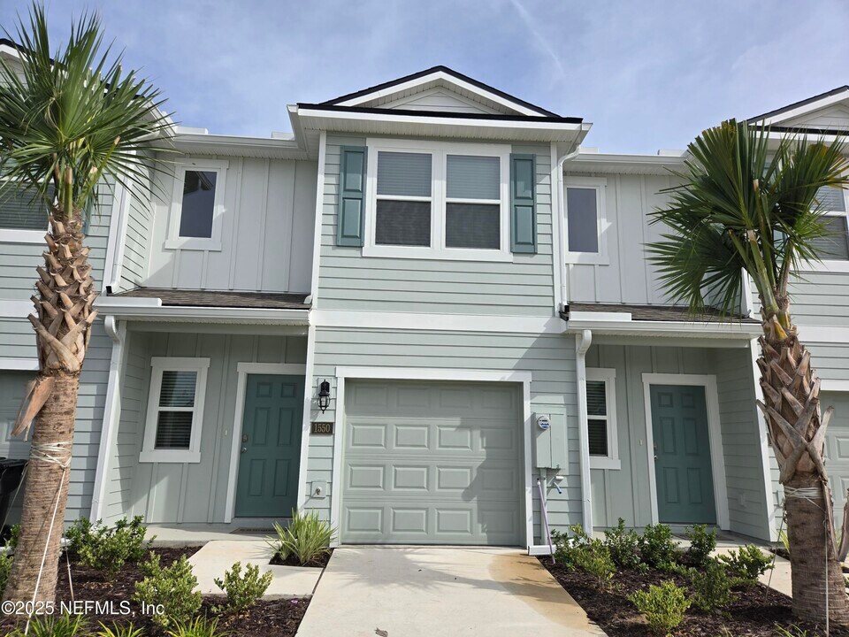 1550 Jeremiah St in Middleburg, FL - Building Photo