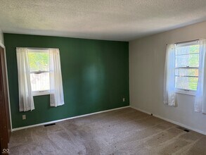 124 Carlin Dr in Carmel, IN - Building Photo - Building Photo