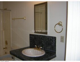 211 Zinc St in Henderson, NV - Building Photo - Building Photo