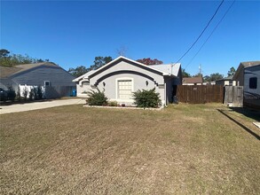 7483 Apache Trail in Spring Hill, FL - Building Photo - Building Photo