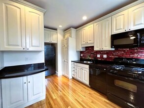 71 Babcock St, Unit Charming 1 Br in Brookline, MA - Foto de edificio - Building Photo