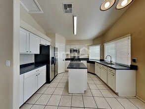 7463 E Natal Ave in Mesa, AZ - Foto de edificio - Building Photo