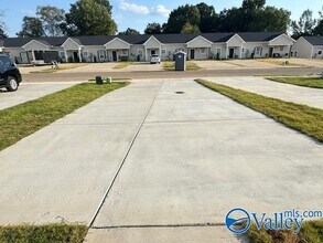117 Foster Wy Dr in Huntsville, AL - Building Photo - Building Photo