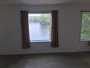 40 Brooks Pond Rd in North Brookfield, MA - Building Photo - Building Photo
