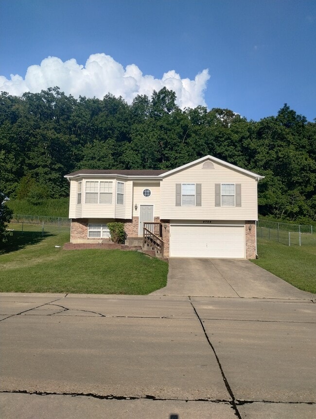 property at 4724 Land Rush Dr