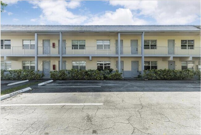660 Glouchester St-Unit -206 in Boca Raton, FL - Building Photo - Building Photo