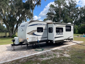 10216 Bryant Rd in Lithia, FL - Building Photo - Building Photo
