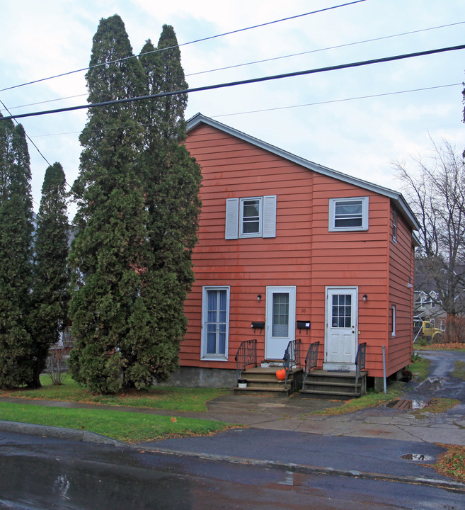 10 Fennell St in Skaneateles, NY - Building Photo