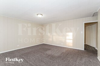 724 Gates St in West Chicago, IL - Foto de edificio - Building Photo