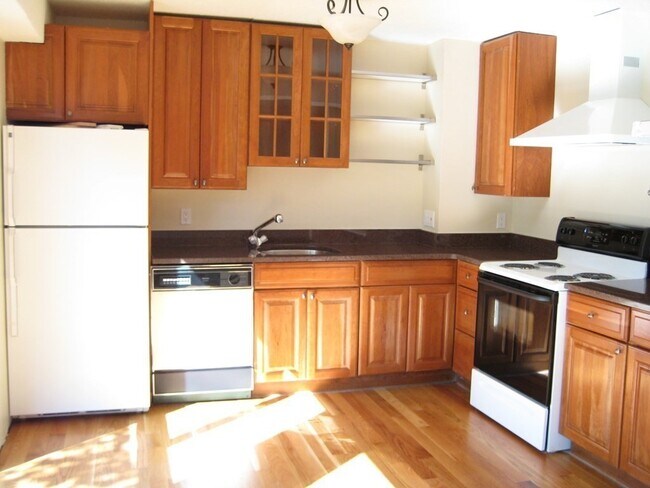 55 Sewall Ave in Brookline, MA - Building Photo - Building Photo