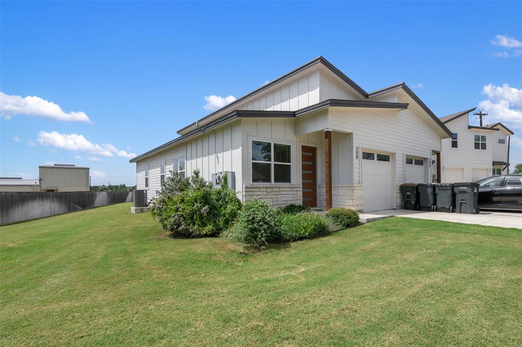 308 E 20th St in Georgetown, TX - Building Photo