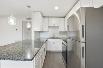 201 S Kansas Ave in League City, TX - Building Photo - Building Photo