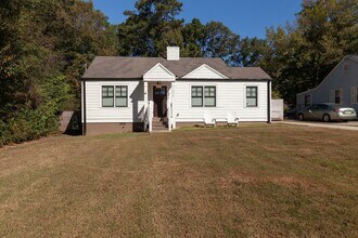 1214 Beechview Dr SE in Atlanta, GA - Building Photo - Building Photo