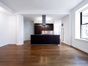 225 5th Ave, Unit APT 3N in New York, NY - Foto de edificio - Building Photo