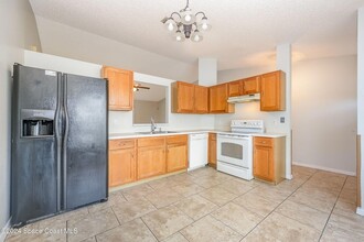 637 Sandpiper Cir, Unit W4140B in Melbourne, FL - Building Photo - Building Photo