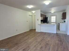 101 N Caroline Pl in Dover, DE - Building Photo - Building Photo