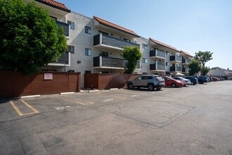 Canyon Village in North Hollywood, CA - Building Photo - Building Photo