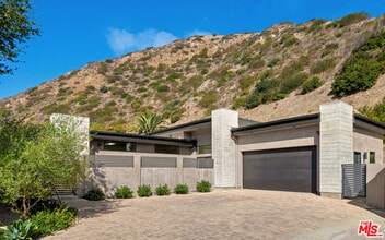 5958 Paseo Cyn Dr in Malibu, CA - Building Photo - Building Photo