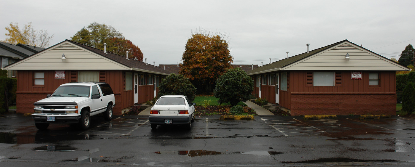 701-723 Lockwood Ln S in Salem, OR - Building Photo