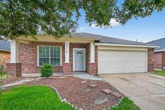 5615 Brookhollow Oaks Trail in Houston, TX - Building Photo - Building Photo