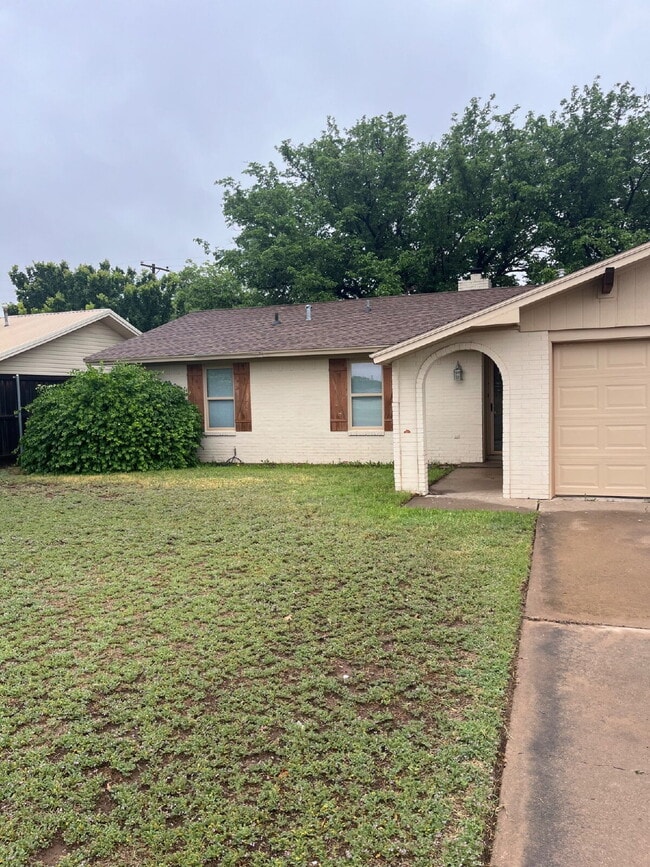 5427 12th St in Lubbock, TX - Building Photo - Building Photo